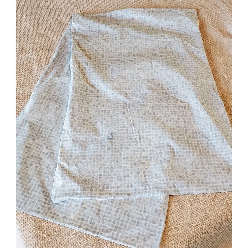 2 Barbara Barry Pillow Shams (Standard/Queen) Pale‎ Blue-Gray & White Abstract